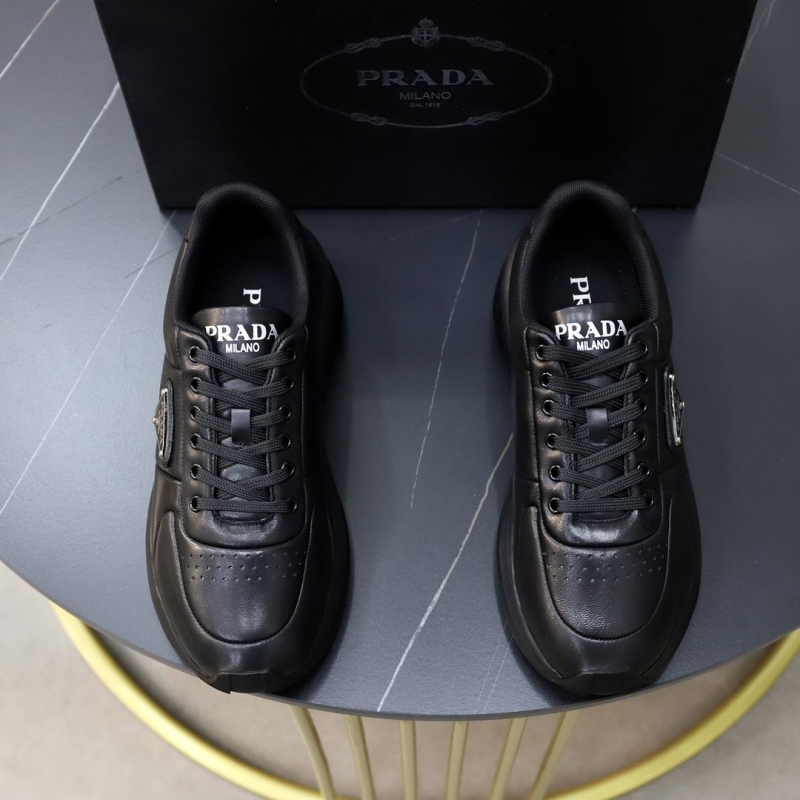 Pra*a casual shoes